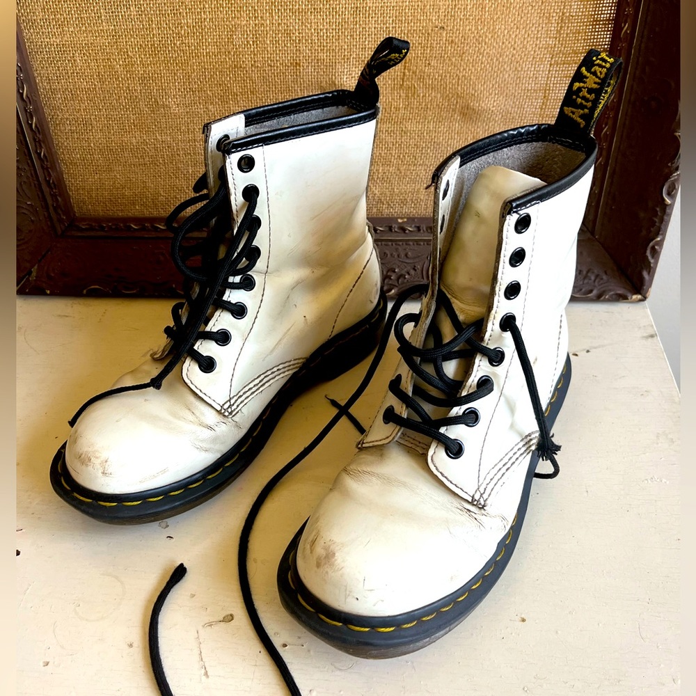 Dr. Martens Docs Doc Martens 1460 WOMEN'S SMOOTH LEATHER LACE UP BOOTS